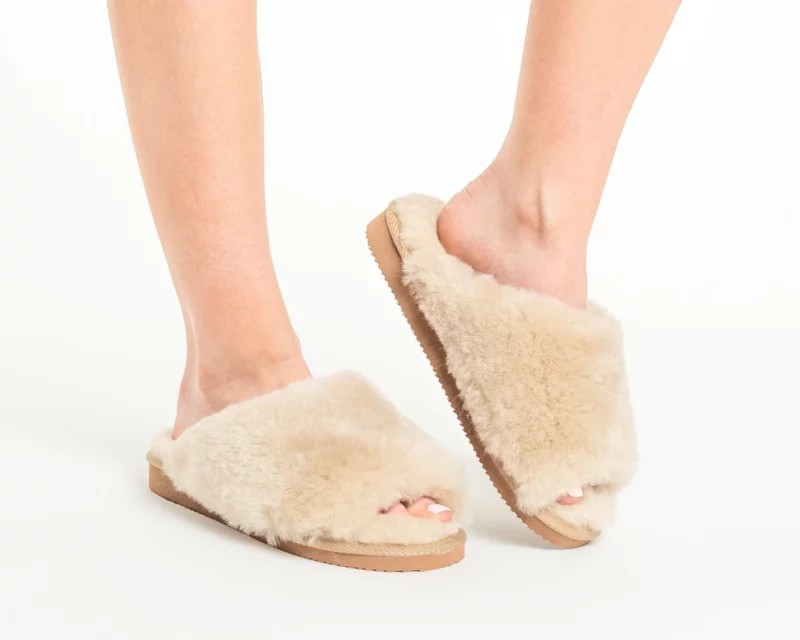 Warm Ladies Slippers – Beige