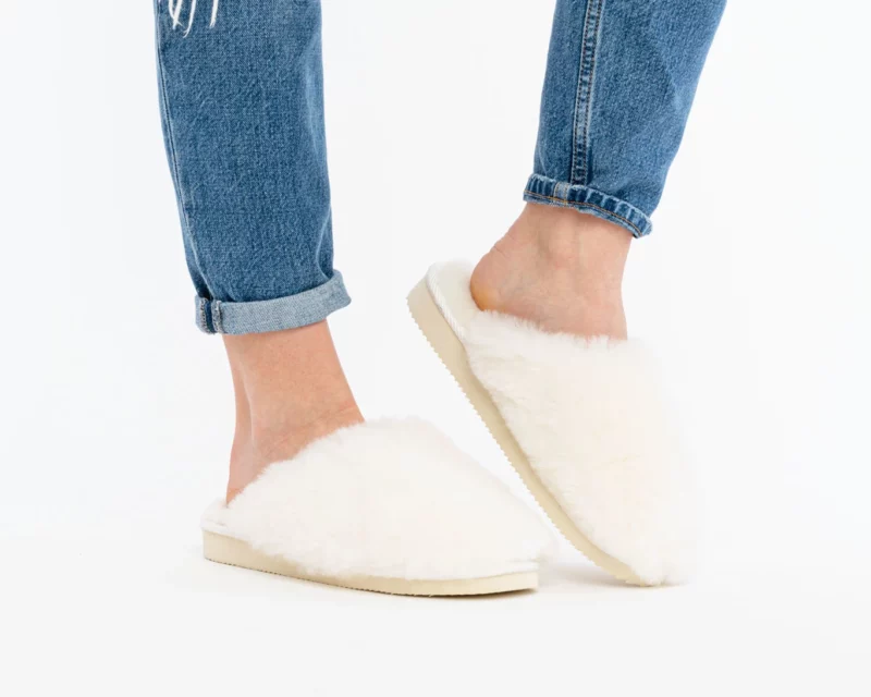 Women's Slippers - Insulated - White