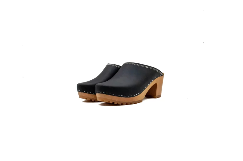 Wooden Clogs – Black
