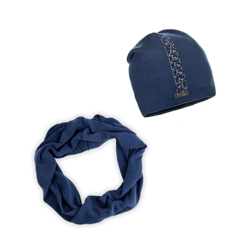 blue wool Beanie and snood set 3